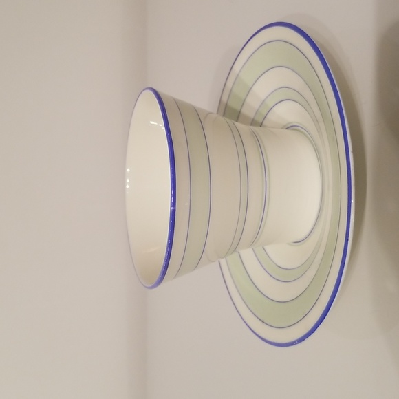 1930s Vintage Royal Albert Art Deco Teacup and Saucer Set - Picture 6 of 17